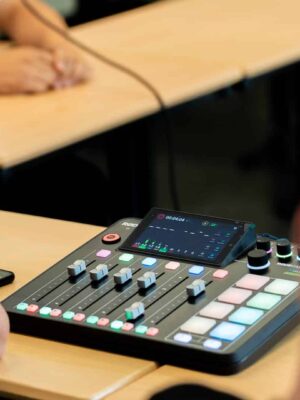 Materialen die worden gebruikt voor tijden de Workshop Podcast Maken.