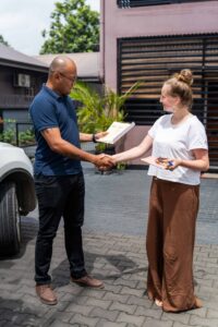Coachingsgesprek tijdens het Suri Impact Breekjaar in Suriname